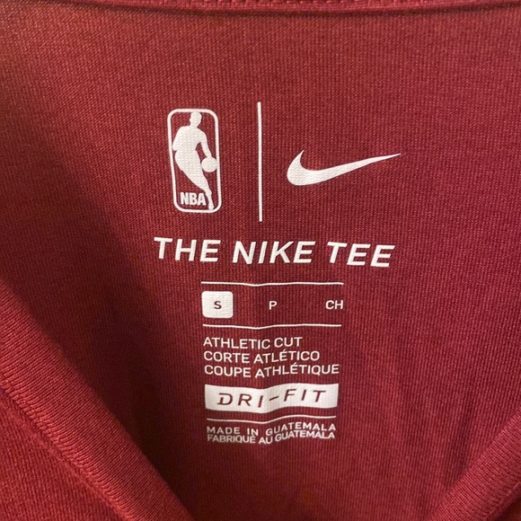 Cieveland Cavaliers Nike tshirt - Picture 3 of 4